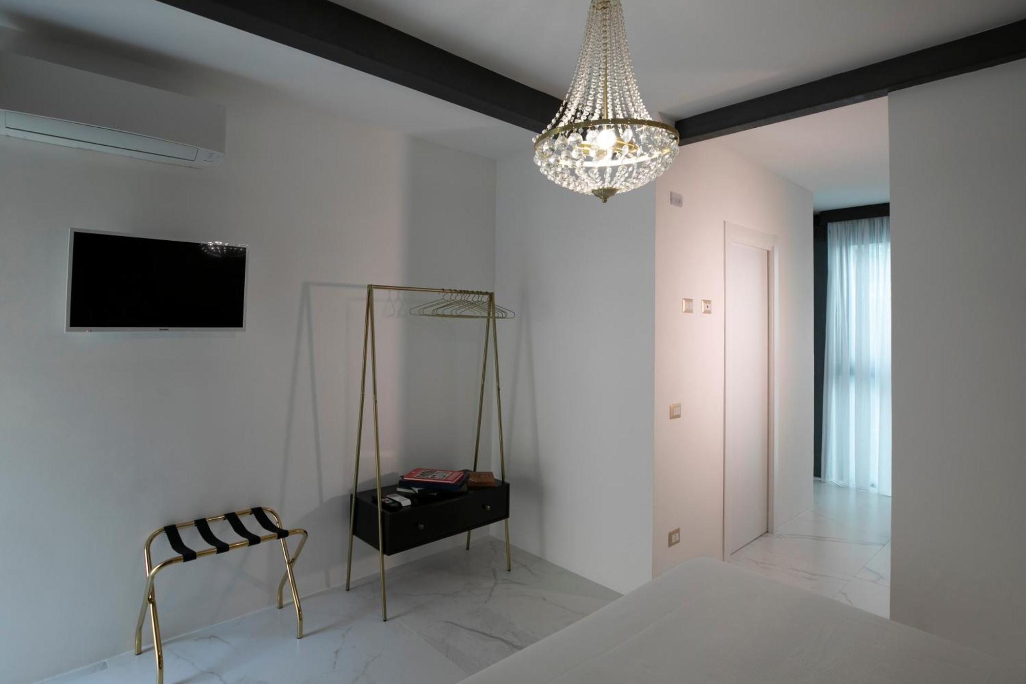 Azzoli Trapani - Apartments&Skypool - Adults Only 외부 사진